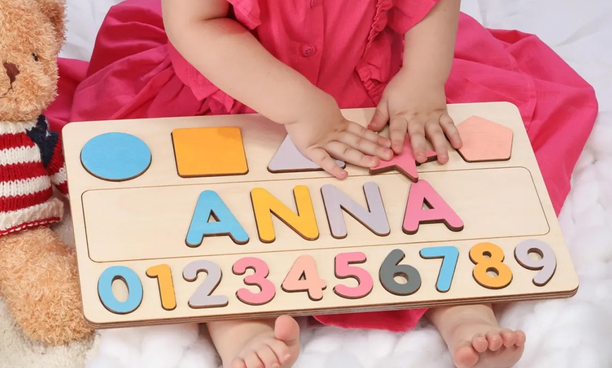Image 2: Puzzle prénom sur mesure pour bébé : un jeu éducatif et décoratif