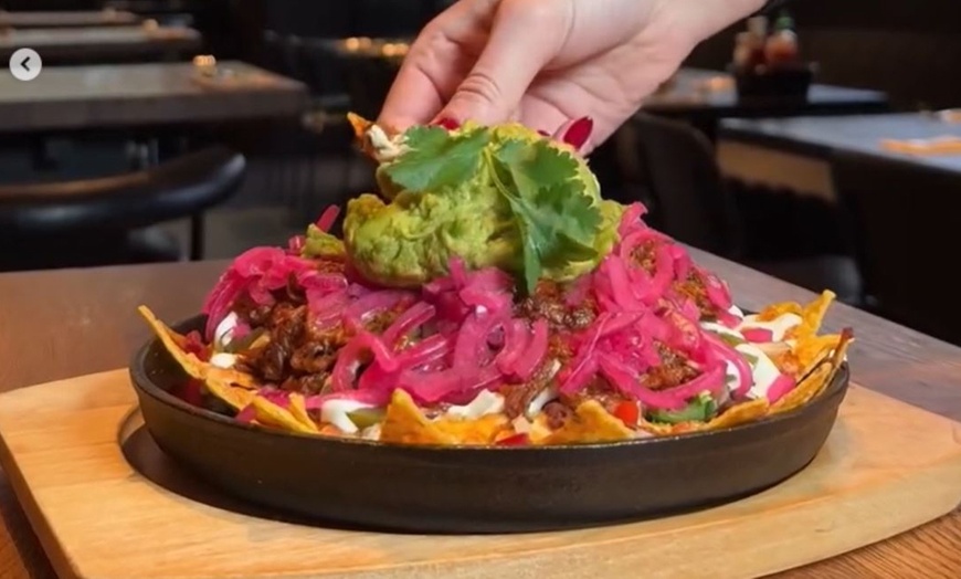 Image 4: Combo de afterwork en SteakBurger con 5 o 10 cervezas y picoteo