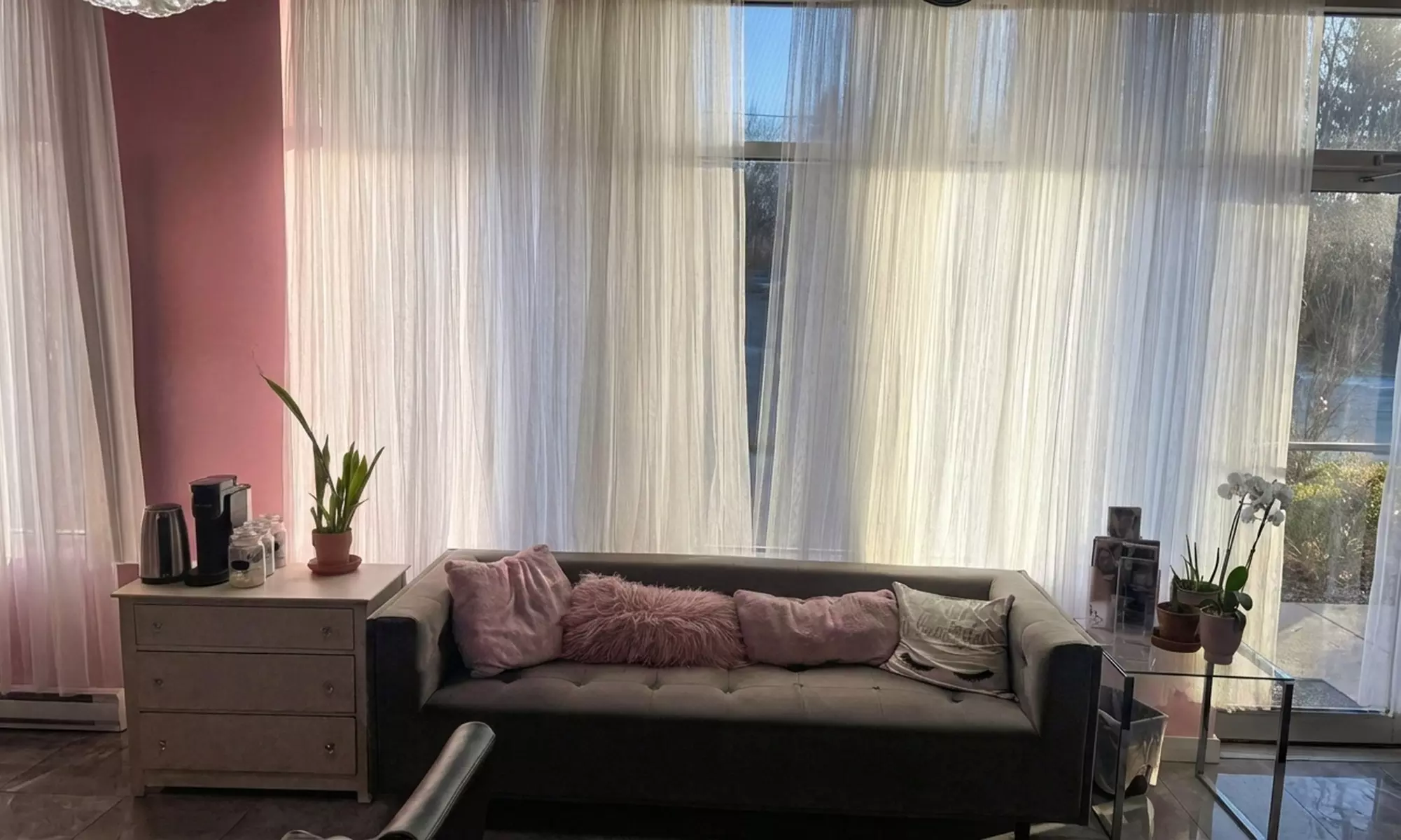 Transform Your Look: One Classic, Hybrid, or Volume Eyelash Extension