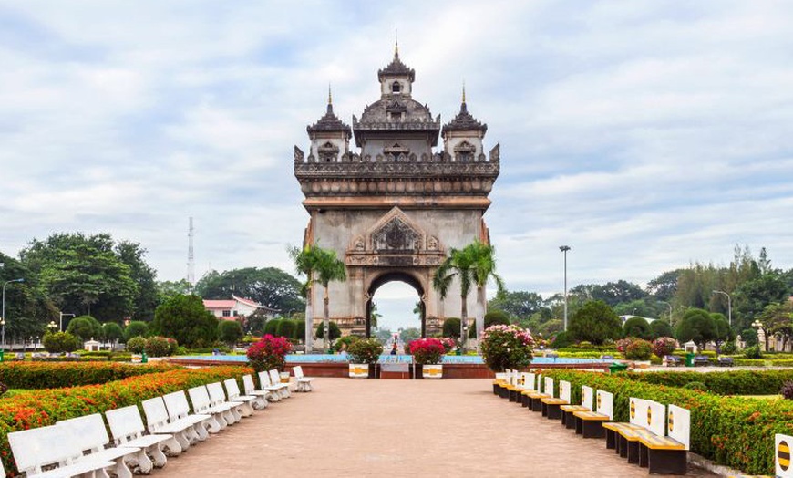 Image 2: Discover the magic of Laos in 5 days with private tours