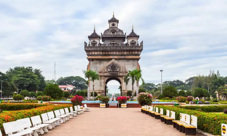 Discover the magic of Laos in 5 days with private tours