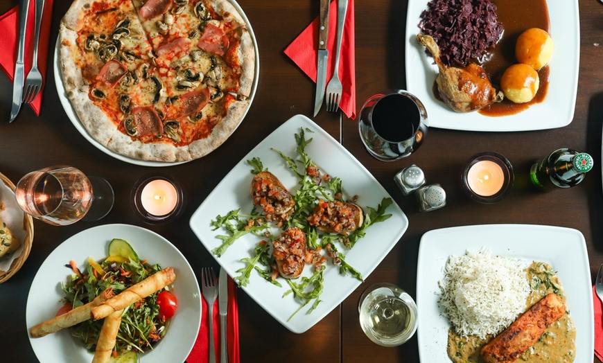 Image 1: 3-Gänge-Menü mit Pizza oder Pasta für 2 oder 4 Personen