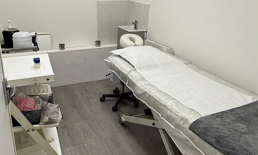 Image 3: Indulge in Ultimate Relaxation w/30, 60 or 90-Minute Full-Body Massage