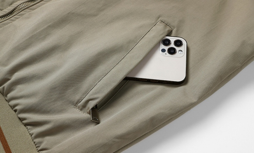 Image 10: Men's Lightweight Windbreaker Jacket, Water-Repellent & Stylish Design