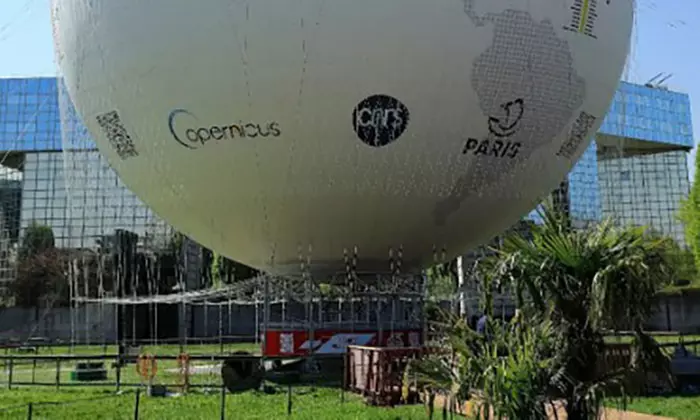 Superbe vue panoramique de Paris à bord du Ballon de Paris Generali