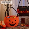 Image 2: 1 panier de bonbons personnalisé pour Halloween sur Justyling