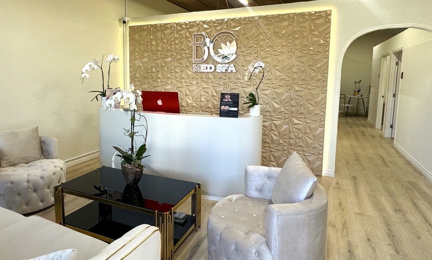 Image 2: Refresh Your Look with 60, 120 or 180 Units of Dysport