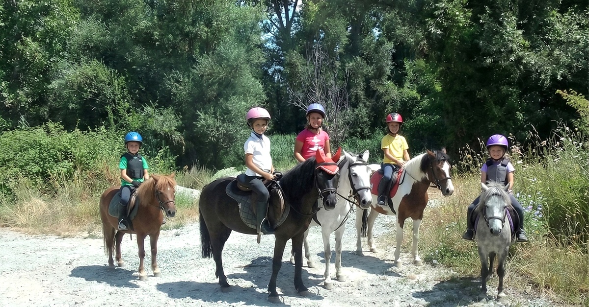 Paseo en poni para niños en Escuela Hípica Sibaris, Madrid