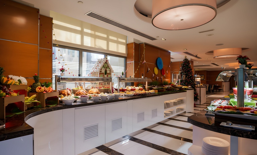 Image 2: 5* Christmas Eve Dinner or Christmas Day Brunch with Beverages