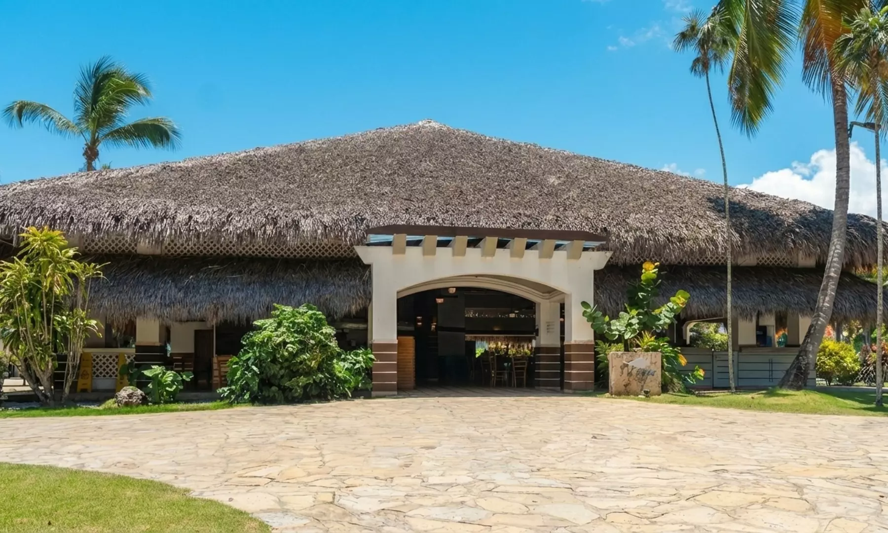 ✈ 4 or 7-Night All Inclusive Dominican Republic Vacation with Air