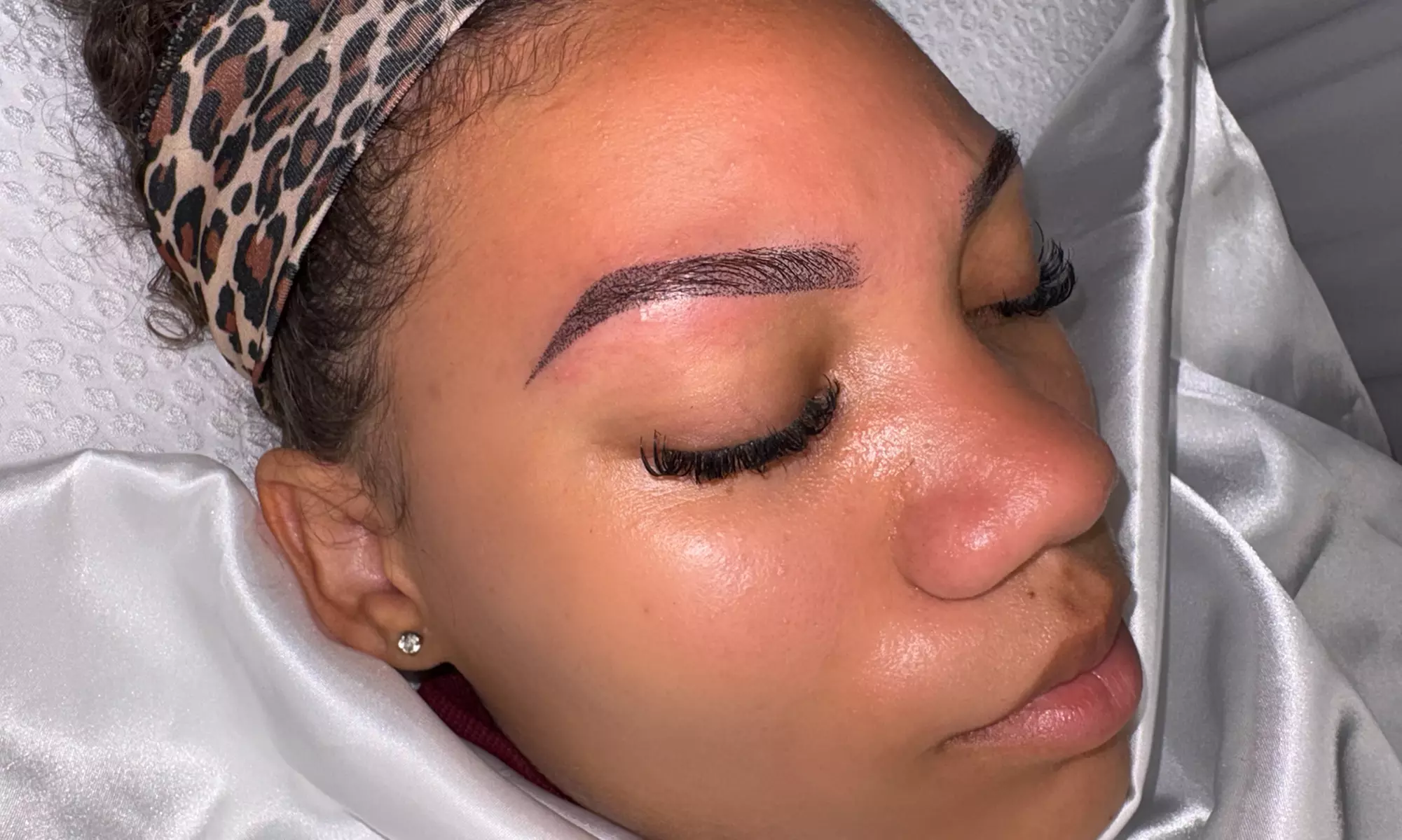 Enhance Your Look: One Ombré Powder Brows or Microshading Session