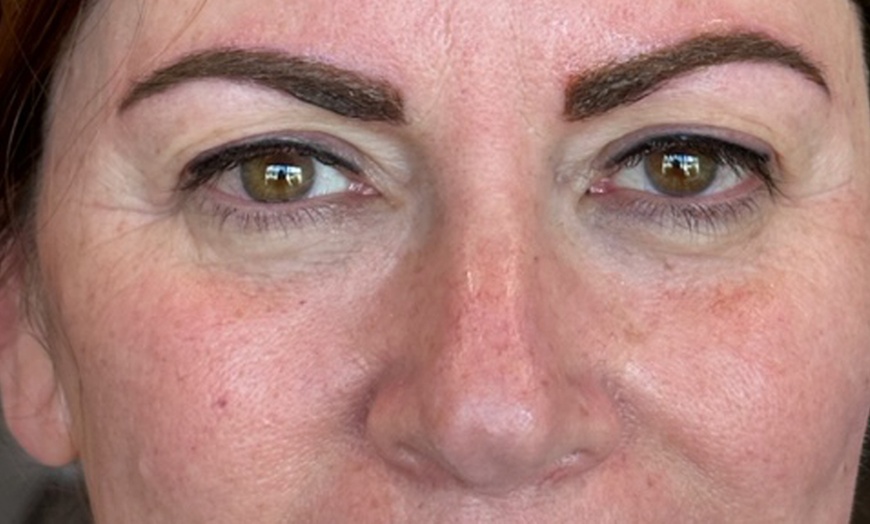 Image 1: Eyeliner Cosmetic Tattooing