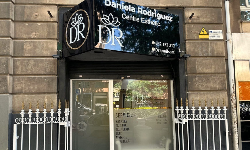 Image 13: Manicura, pedicura o manipedicura con esmaltado a elegir para 1 