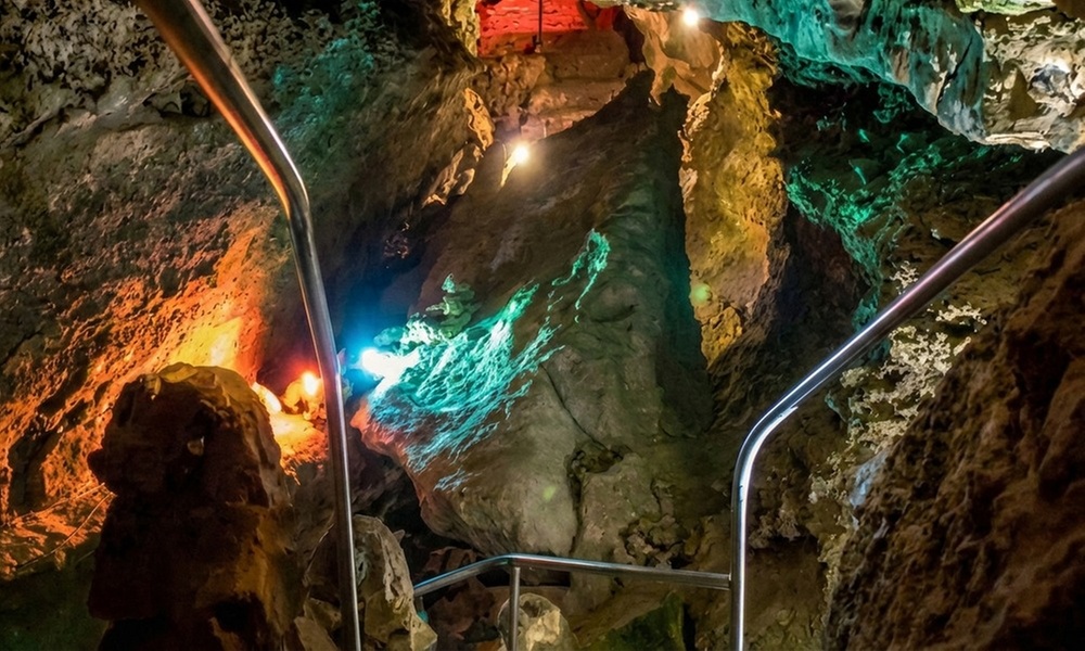 Explore Wonder World Cave & Wildlife Park Adventures