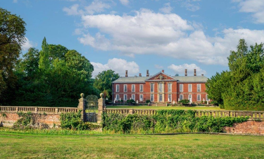 Image 6: Warwickshire: Standard Double / Twin Room with Breakfast, Wi-Fi & More