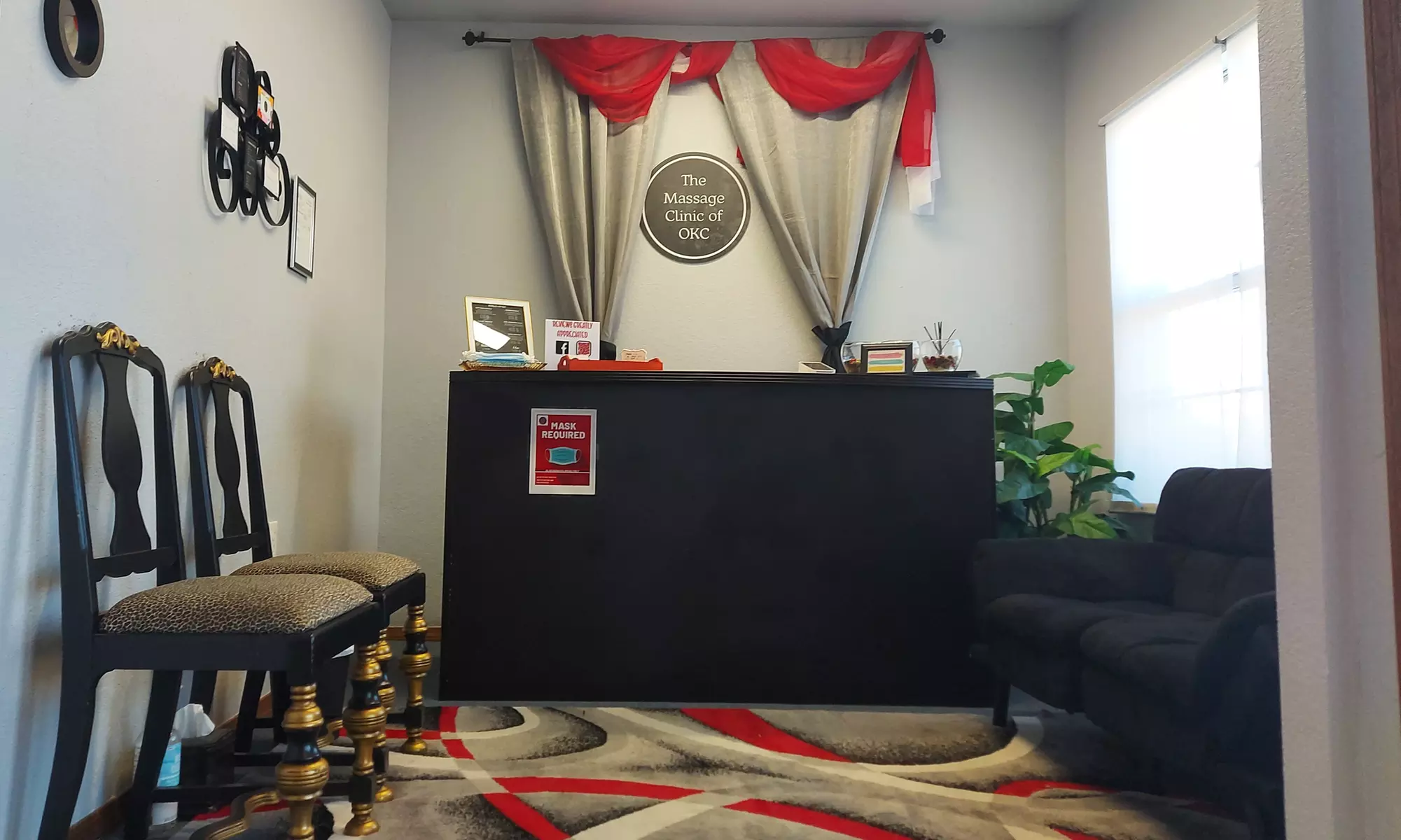 Reconnect and Relax: 60, 90, or 120-Minute Couples Massage Package at The Massage Clinic of OKC. Save Up to 44%