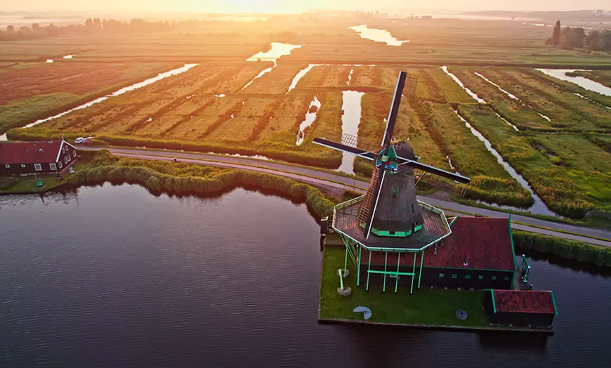 Image 17: Vaar langs iconische molens en ontdek geheimen van de Zaanse Schans