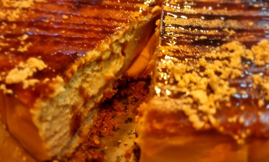 Image 3: 6 o 12 porciones de tarta o torrijas de sabores a elegir