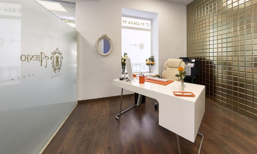 Image 7: Bioestimulación en cuero cabelludo para la regeneración capilar