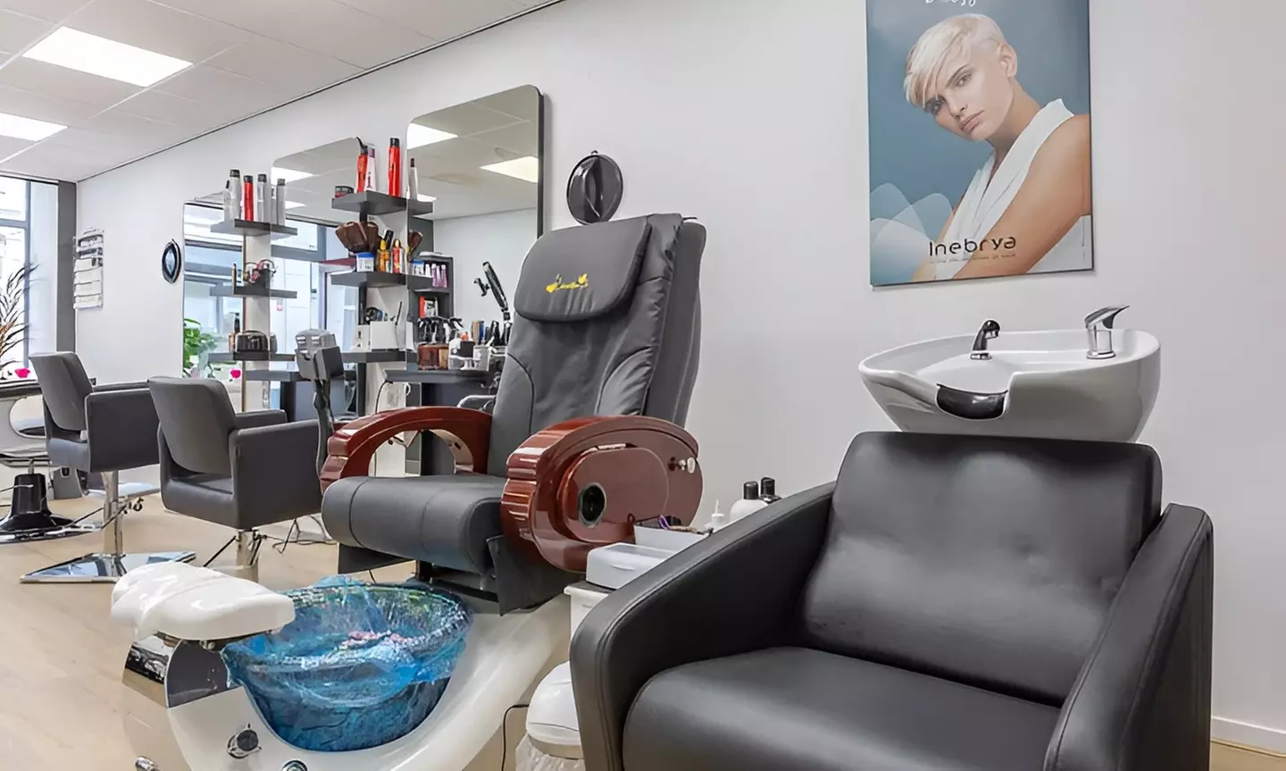 Verwenmoment voor handen en voeten met verzorgende behandelingen