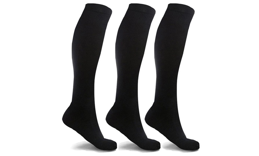 Image 5: 3-6 Pairs Knee-High Solid Compression Socks for Men & Women Graduated 15-20 mmHg