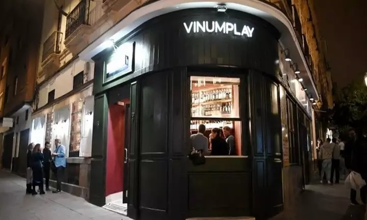 Cata de 4 vinos con maridaje de tapas para 1, 2 o 4 personas