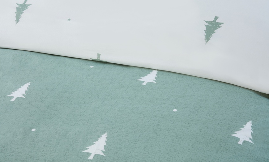 Image 2: Fir Reversible Duvet Set