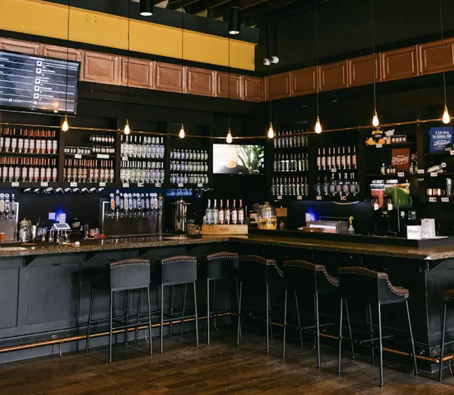 Cocktails or 16 oz Beers & 1-L Bottles of Vodka to Take Home