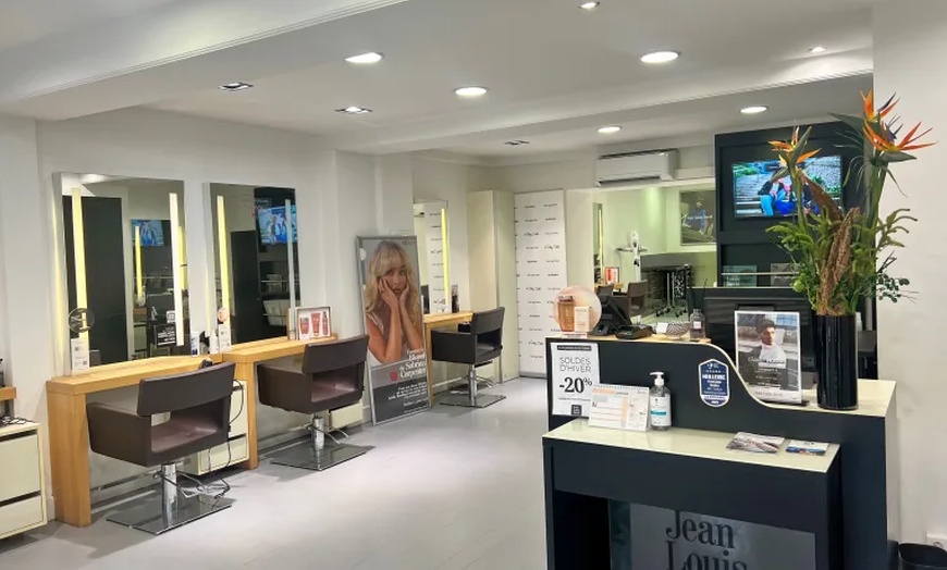 Image 4: Beauté des mains avec pose de vernis, semi-permanent ou gel