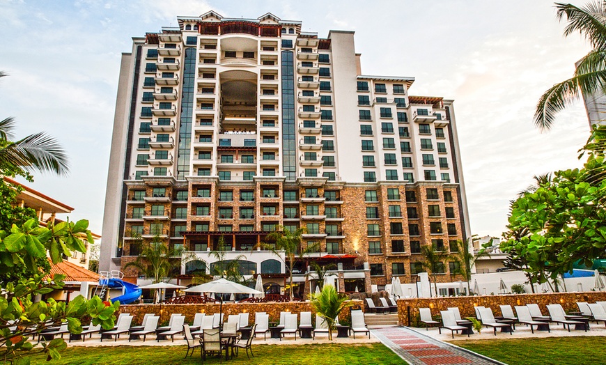 Image 13: ✈ 4-Night Deluxe Costa Rica Beach Resort w/ Air, Car Rental