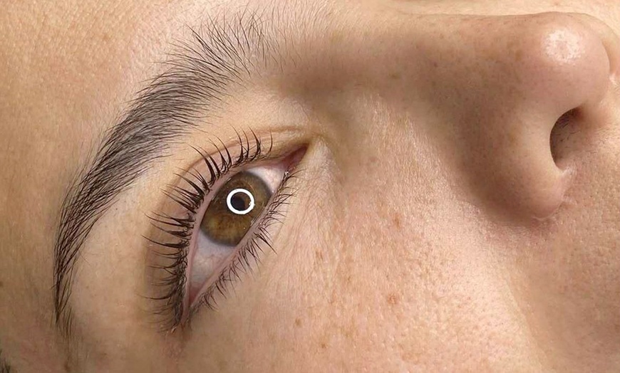 Image 1: Lift and Curl Your Lashes with Eyelash Lift Treatment