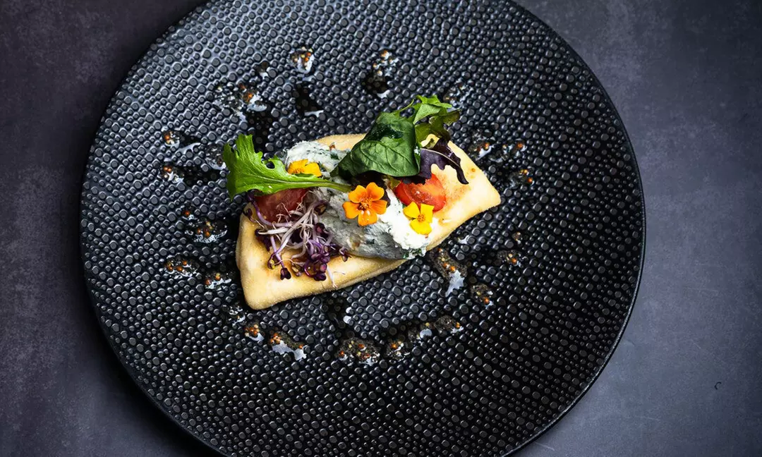 Menu authentique en 4 services au restaurant Le Moulin de la Sambuc