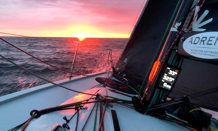 Image 8: Unvergesslicher Segeltag: Daycharter inkl. Skipper für 1 - 4 Personen