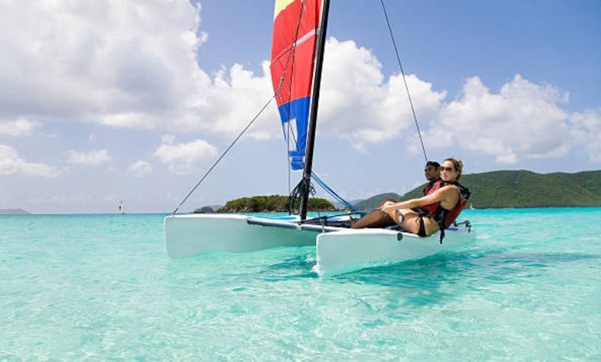 Image 4: Alquiler de catamarán privado durante 2 h para hasta 3 personas 