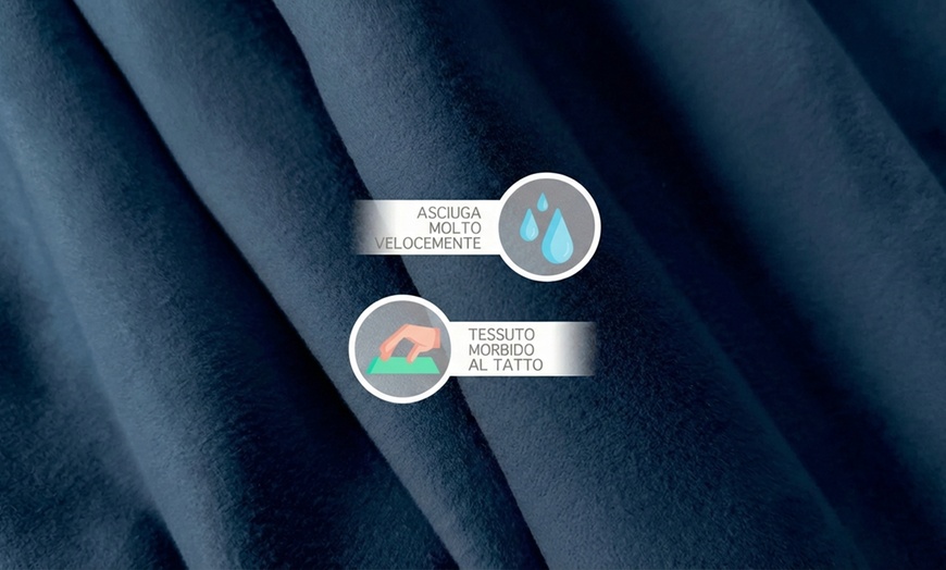 Image 11: Unisex Hooded Bathrobe in Soft Microfiber 