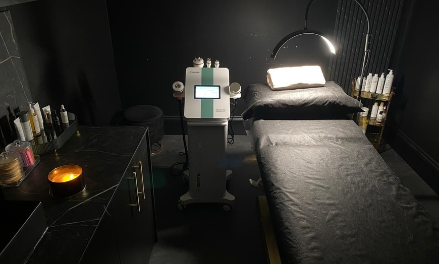 Image 6: 1, 4, 6 or 8 Sessions: Ultrasonic, Vacuum RF & RF for One or Many Area