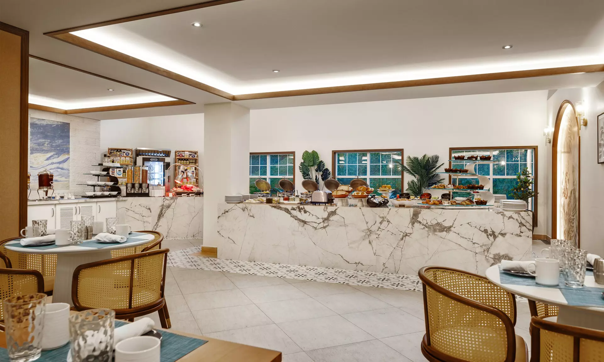 Oceanfront escape near shopping, dining, and cruise port