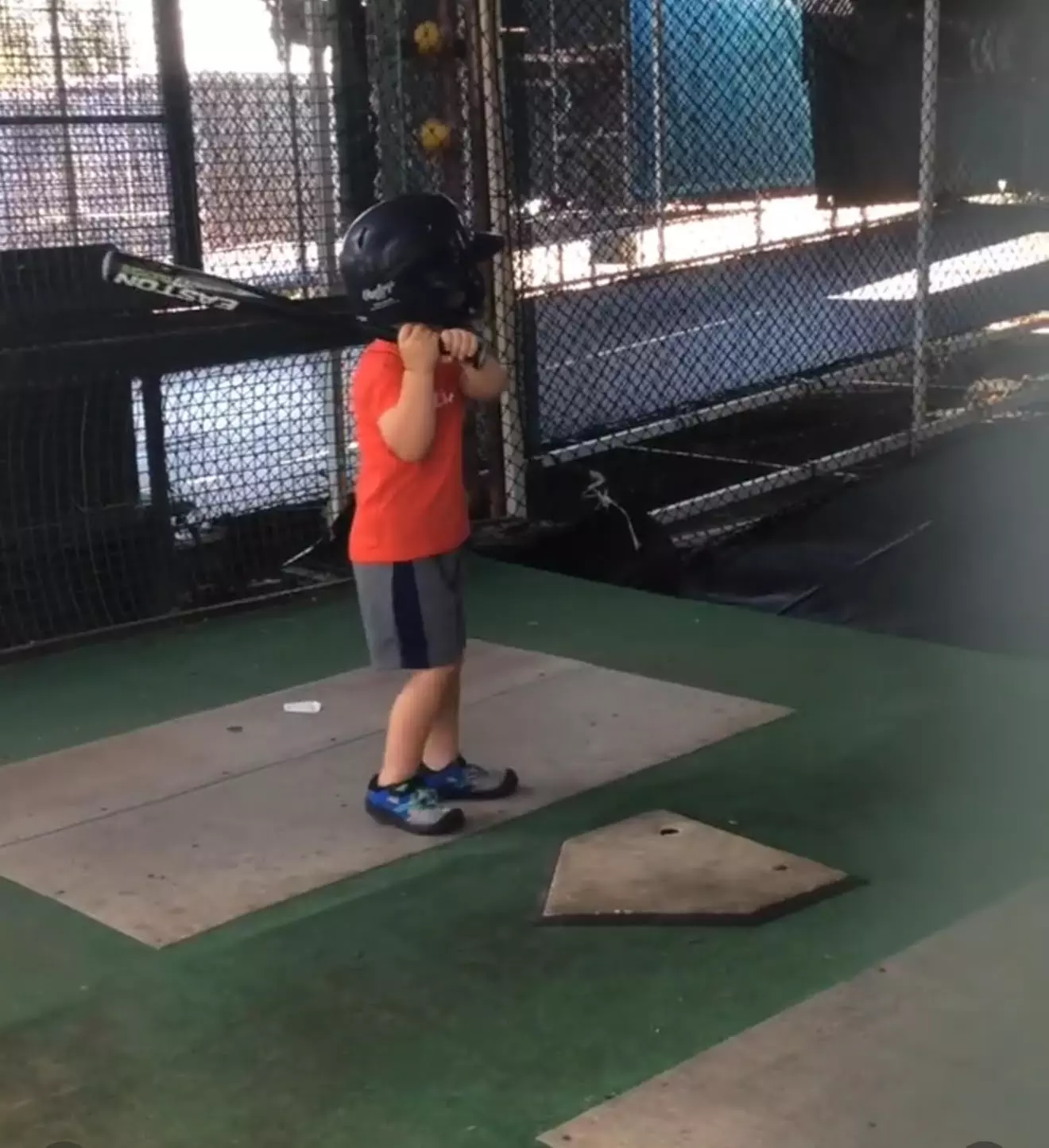 One Batting-Cage Session with 5 or 10 Tokens (100 or 200 Balls)