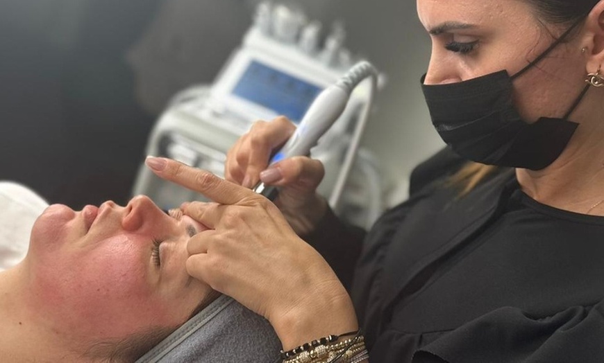 Image 2: Up to 81% Off on Facial - HydraFacial 