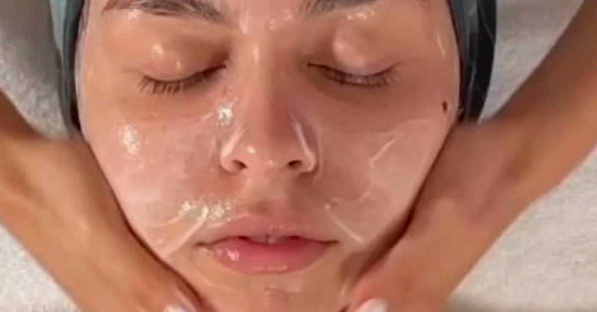 Higiene facial con Hollywood peeling de carbón en Zaragoza