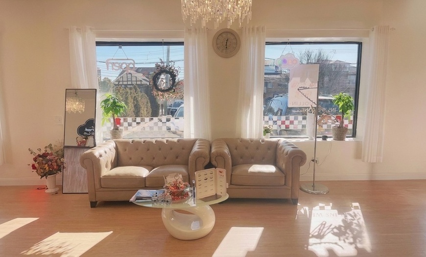 Image 2: 60 or 90 Minute Facial Treatment and Massage