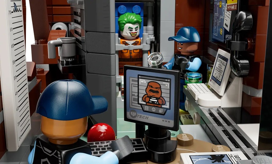 Image 7: LEGO Arkham Asylum™ 76300