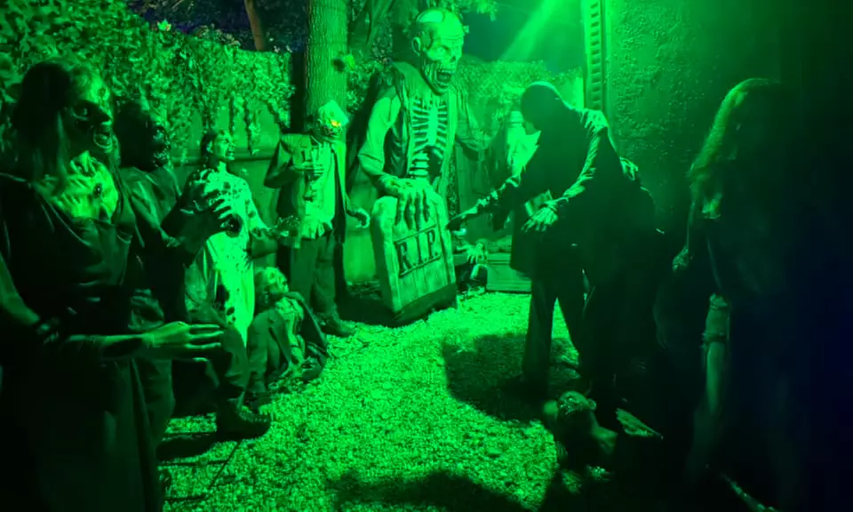 Haunted House Experience: Entry for One, Two, or Four Kids and Adults