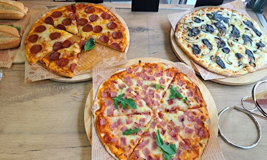 Image 5: Menú de pizza o hamburguesa con patatas y bebida para 2 o 4 personas