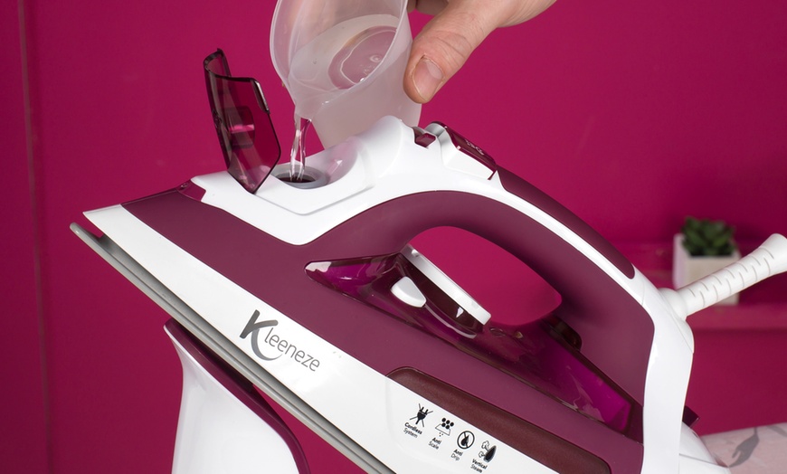 Image 16: Kleeneze Cordless Steam Iron
