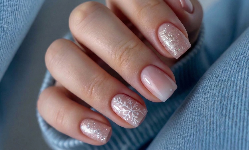Image 2: Manicure klasyczny z pielęgnacją spa