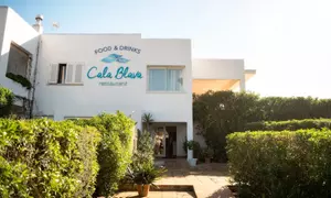 Menú mediterráneo para 2 o 4 personas con entrante, principal, postre y bebida, con hasta un 34% de descuento