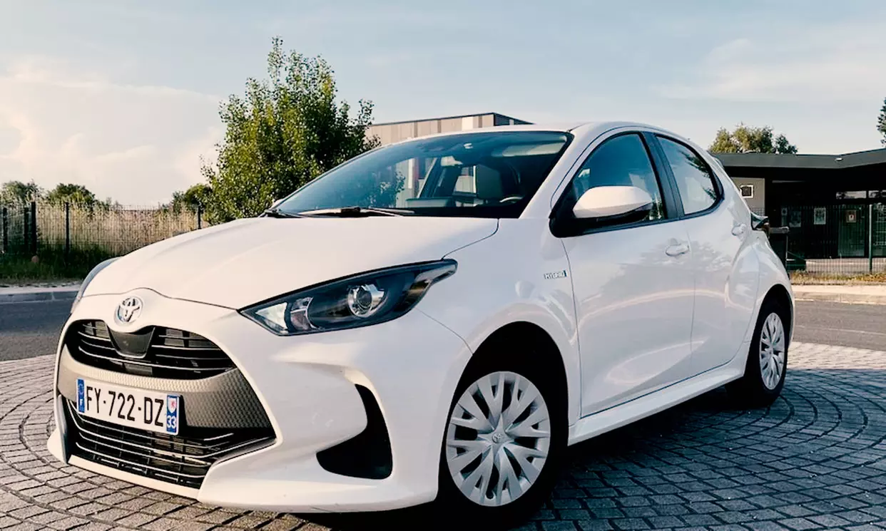 Location de véhicule hybride pendant 5 jours à la gare de Bordeaux-Saint-Jean avec Koalaaa (42% de remise) - Primary Image