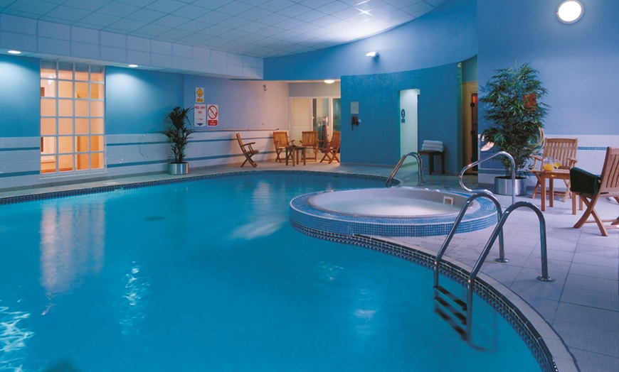 Image 1: Oxfordshire: Standard or Deluxe Double Room with Breakfast and More