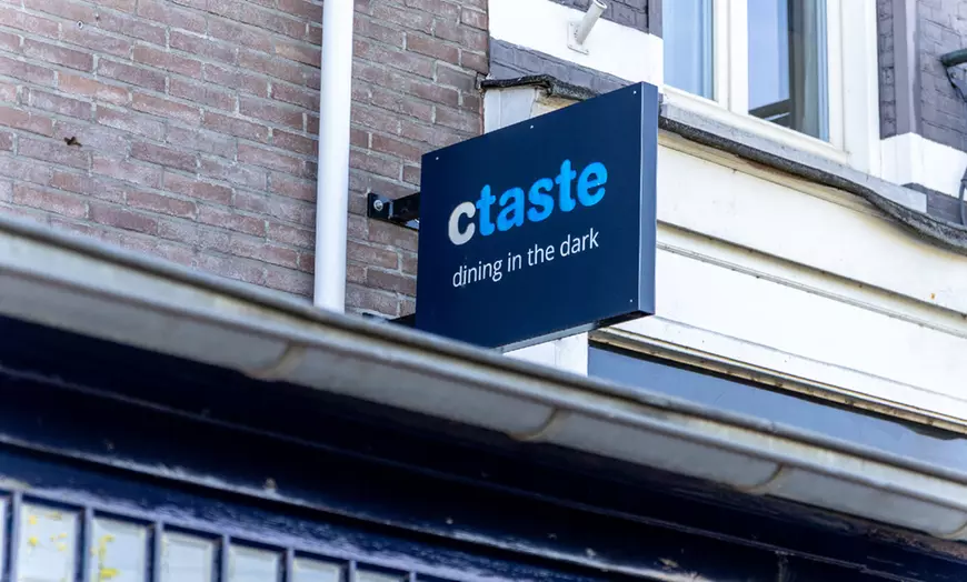 Image 7: Brunch in het donker: proef, voel en beleef het verschil in Amsterdam